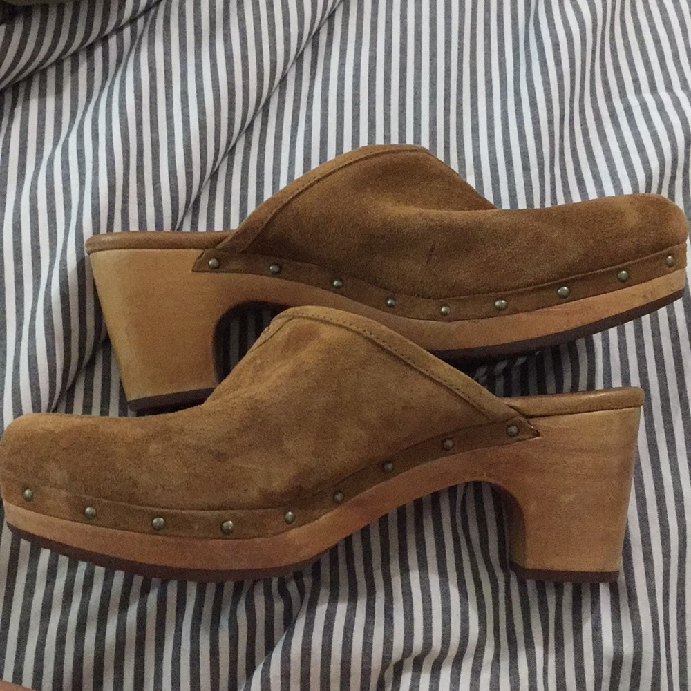Ugg clog shoes